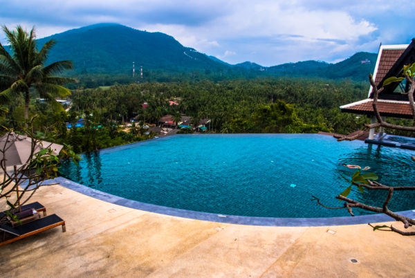 Intercontinental Samui Inifinty pool, mountain view